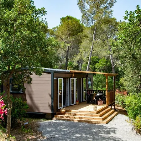 Le Camp Du Domaine