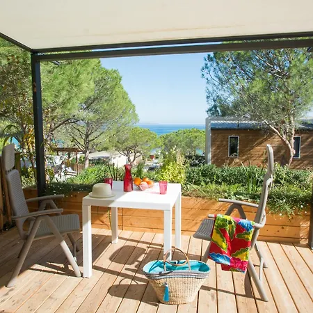 Le Camp Du Domaine Campsite *